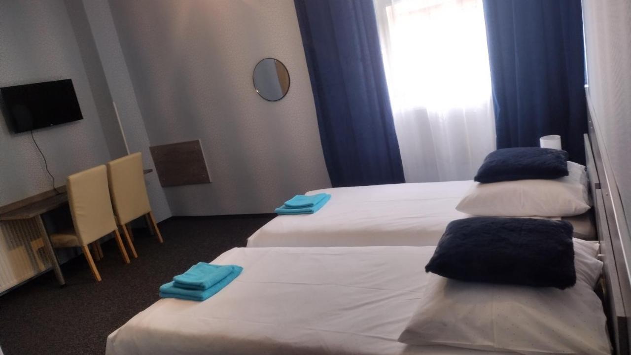 Hotelik Mona-Pokoje Z Lazienkami Елблаг Екстериор снимка